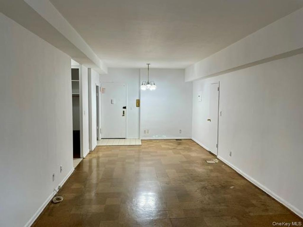 52-30 39 Drive LN, Woodside, NY 11377 — photo 3