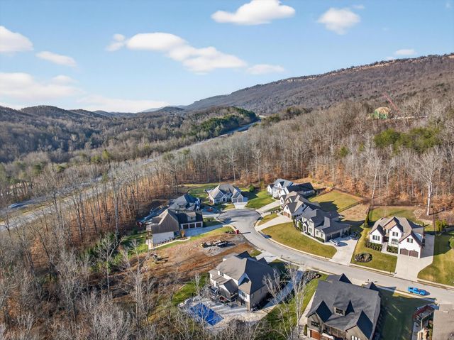 404 Canyon Springs Drive, Hixson, TN 37343
