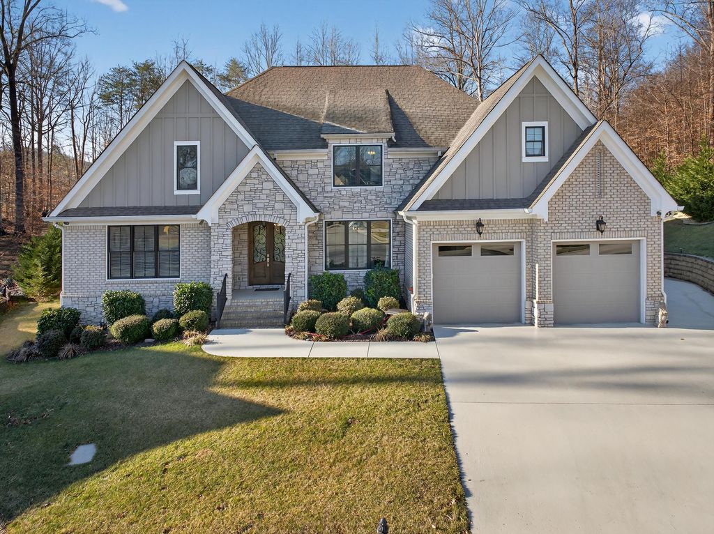 404 Canyon Springs Drive, Hixson, TN 37343
