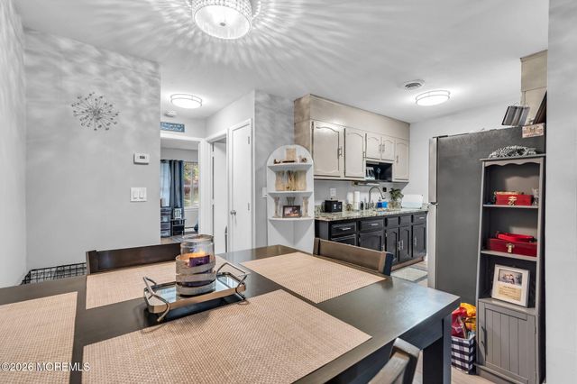 21E Yorkshire Court, Manchester, NJ 08759