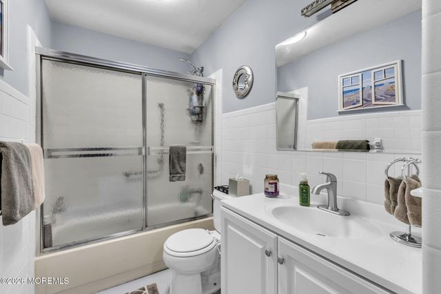 21E Yorkshire Court, Manchester, NJ 08759