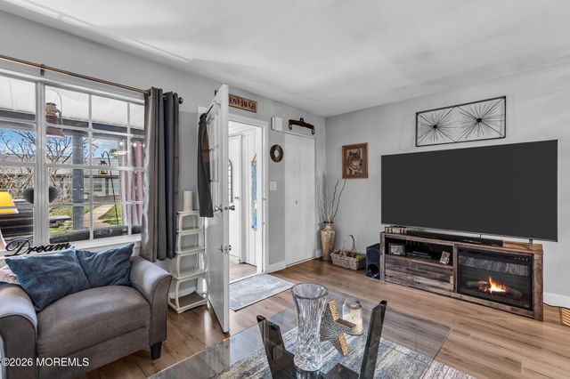 21E Yorkshire Court, Manchester, NJ 08759