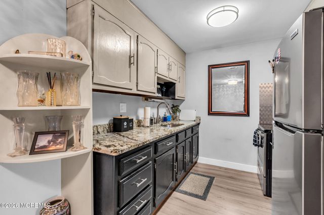 21E Yorkshire Court, Manchester, NJ 08759