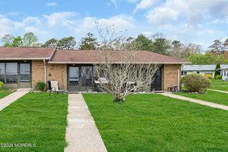 21E Yorkshire Court, Manchester, NJ 08759
