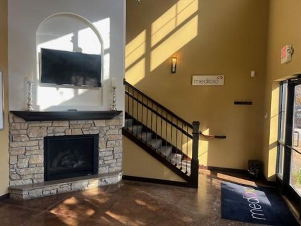 8696-A Eagle Creek Circle, Savage, MN 55378 — photo 2