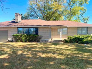 5004 N UNIVERSITY Street, Peoria, IL 61614