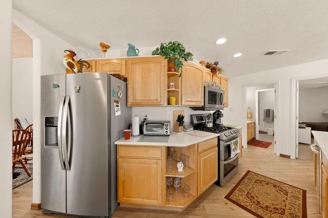 920 Monterrey Road NE, Rio Rancho, NM 87144