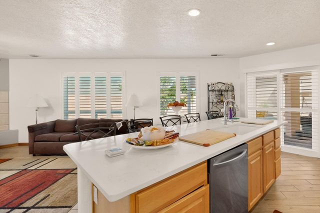 920 Monterrey Road NE, Rio Rancho, NM 87144