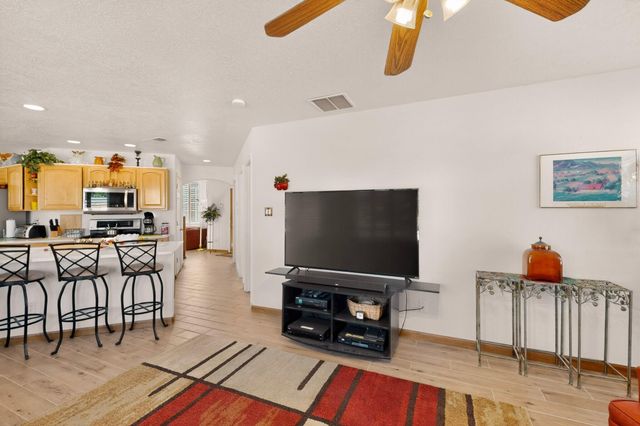 920 Monterrey Road NE, Rio Rancho, NM 87144