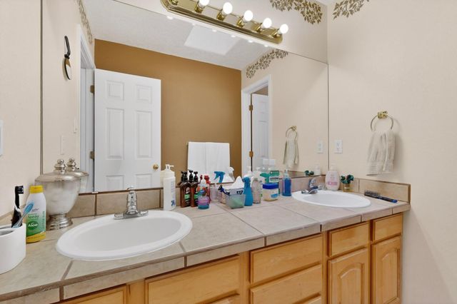 920 Monterrey Road NE, Rio Rancho, NM 87144