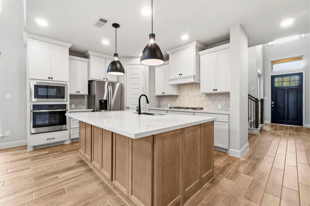 1147 Beals Creek Street, Conroe, TX 77304