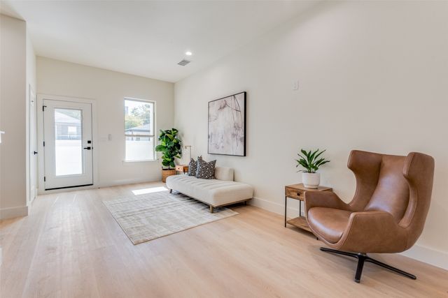 1307 Valley Street, Dallas, TX 75203