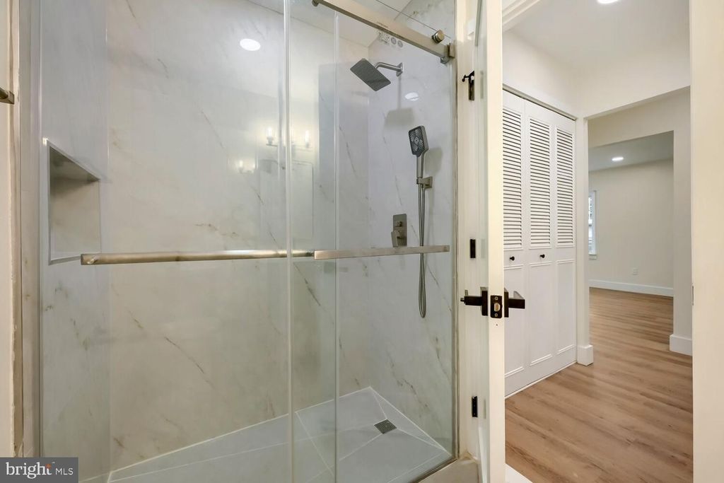 Image 14 of property listing at 5501 WOODENHAWK CIR, Columbia, MD 21044