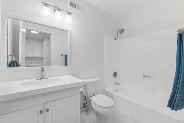 1651 S Juniper Street 132, Escondido, CA 92025