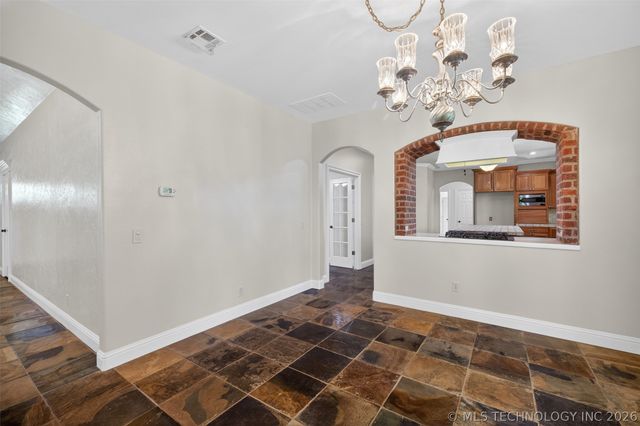308 Waterford Street, Catoosa, OK 74015