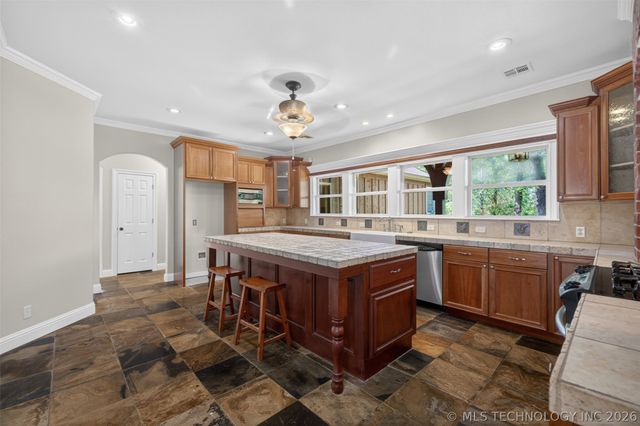 308 Waterford Street, Catoosa, OK 74015