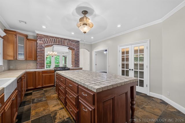 308 Waterford Street, Catoosa, OK 74015