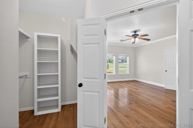 308 Waterford Street, Catoosa, OK 74015