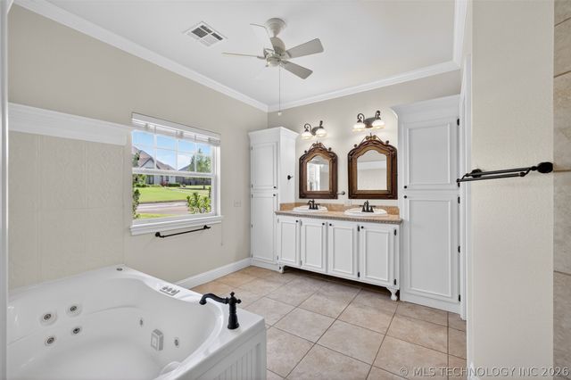 308 Waterford Street, Catoosa, OK 74015