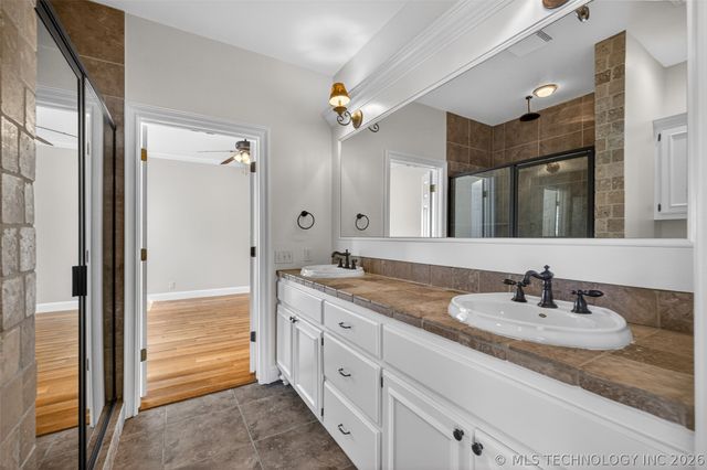 308 Waterford Street, Catoosa, OK 74015
