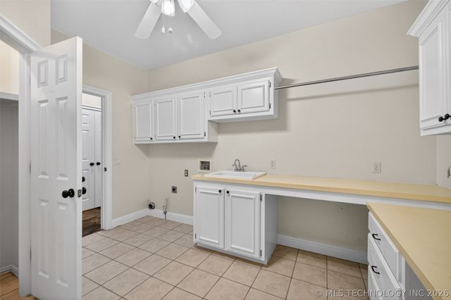 308 Waterford Street, Catoosa, OK 74015