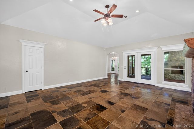 308 Waterford Street, Catoosa, OK 74015
