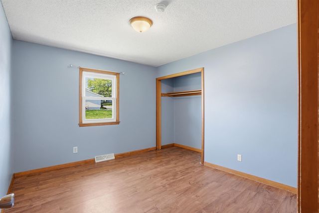 302 Dickens Street, Parkersburg, IA 50665