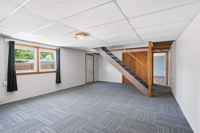 302 Dickens Street, Parkersburg, IA 50665