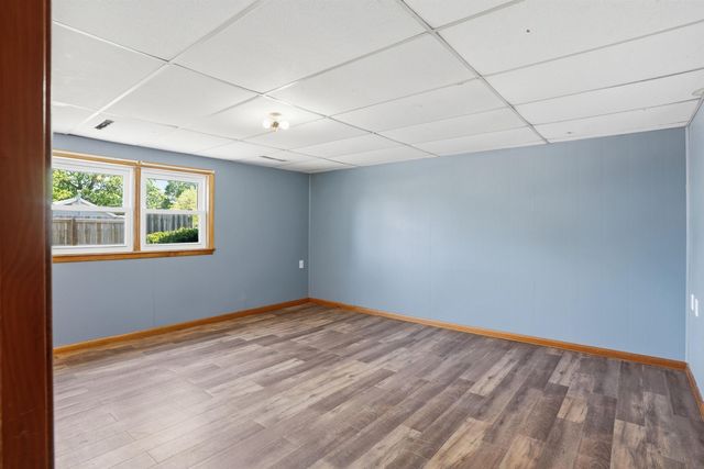 302 Dickens Street, Parkersburg, IA 50665