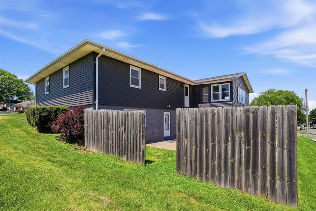 302 Dickens Street, Parkersburg, IA 50665