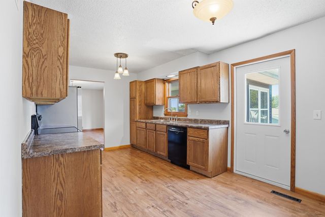 302 Dickens Street, Parkersburg, IA 50665
