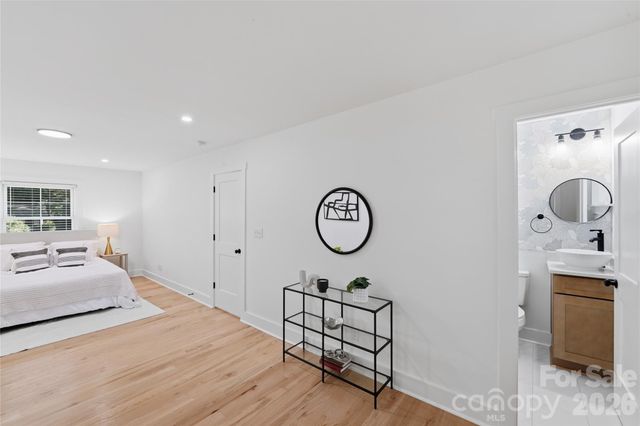 4314 Ivanhoe Place, Charlotte, NC 28205