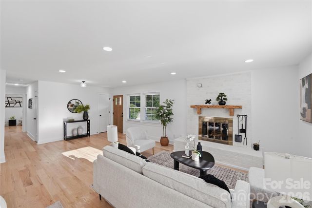 4314 Ivanhoe Place, Charlotte, NC 28205
