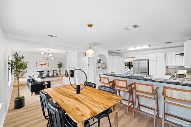 15809 HORSE CREEK ST, San Antonio, TX 78232