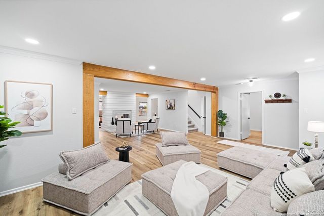 15809 HORSE CREEK ST, San Antonio, TX 78232