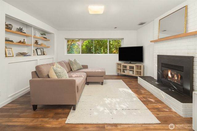 23823 86th Avenue W, Edmonds, WA 98026