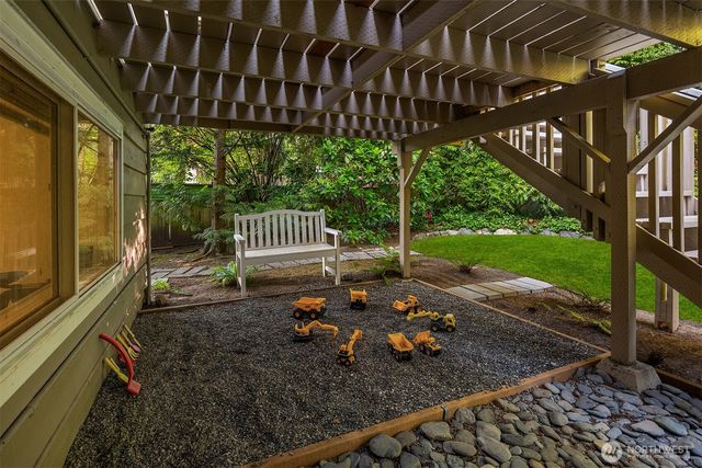 23823 86th Avenue W, Edmonds, WA 98026
