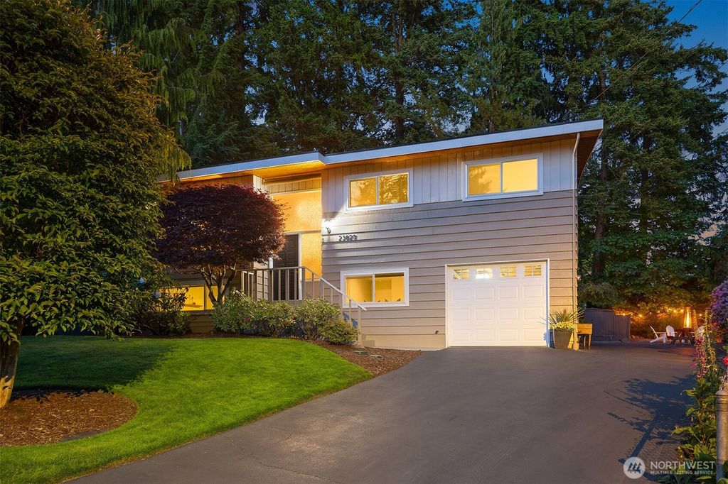 23823 86th Avenue W, Edmonds, WA 98026