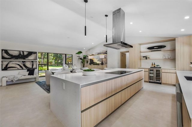 8120 SW 162nd St, Palmetto Bay, FL 33157