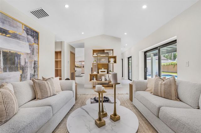 8120 SW 162nd St, Palmetto Bay, FL 33157
