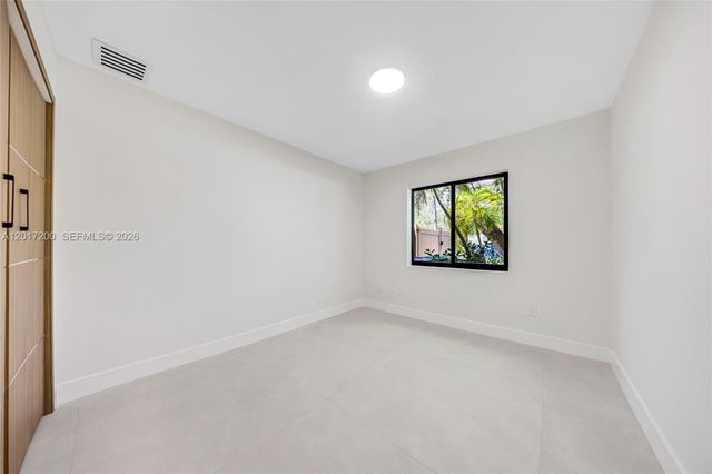 8120 SW 162nd St, Palmetto Bay, FL 33157