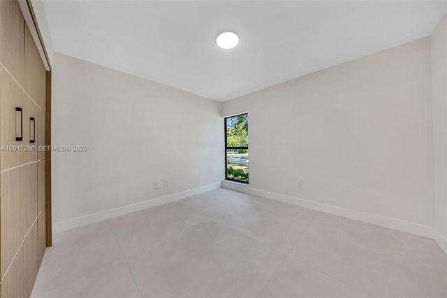 8120 SW 162nd St, Palmetto Bay, FL 33157