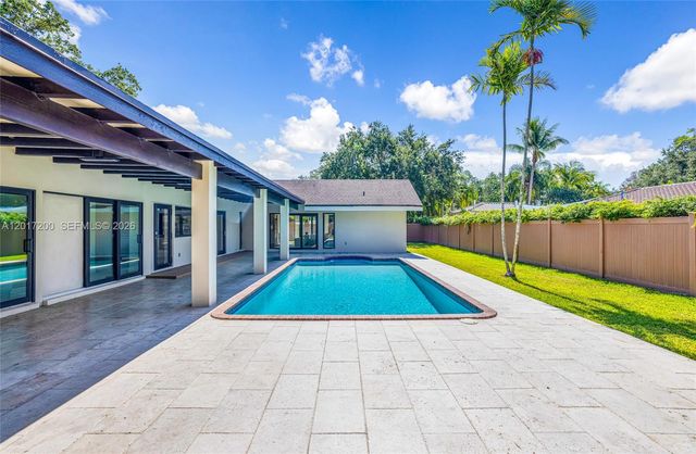 8120 SW 162nd St, Palmetto Bay, FL 33157