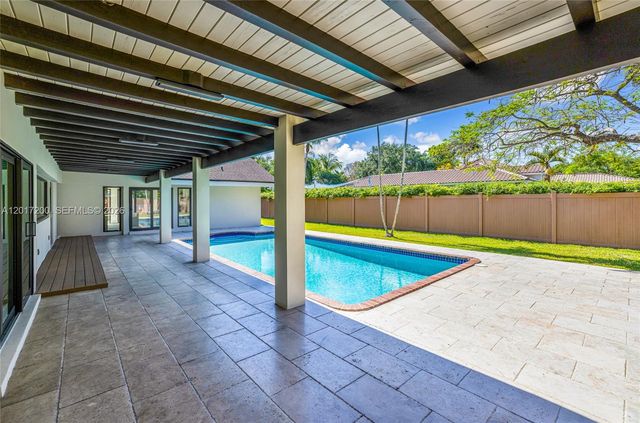 8120 SW 162nd St, Palmetto Bay, FL 33157