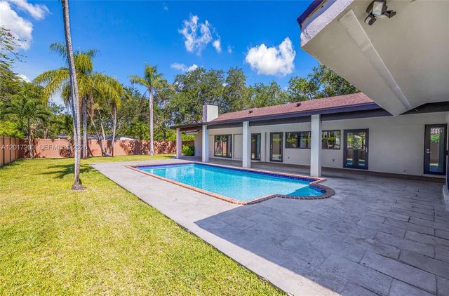 8120 SW 162nd St, Palmetto Bay, FL 33157