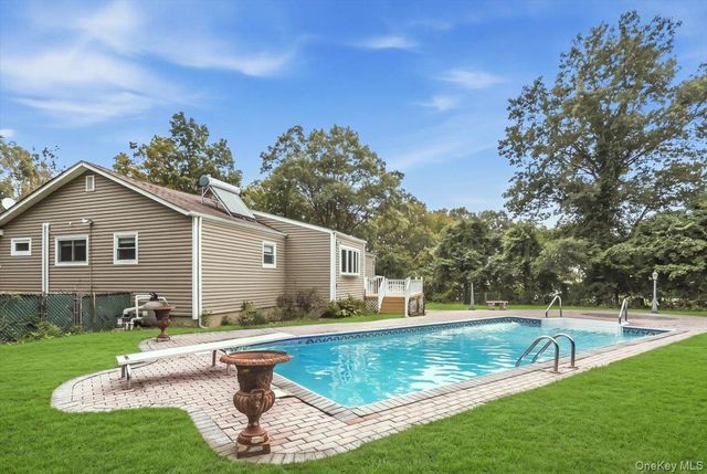 274 Marlin Street, Dix Hills, NY 11746