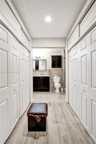 3302 Farragut St 5C, Hollywood, FL 33021