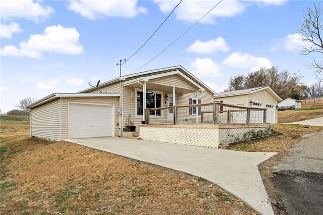 302 Dewey Avenue, Camden Point, MO 64018