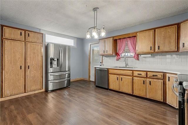 302 Dewey Avenue, Camden Point, MO 64018