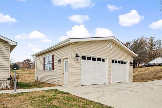 302 Dewey Avenue, Camden Point, MO 64018